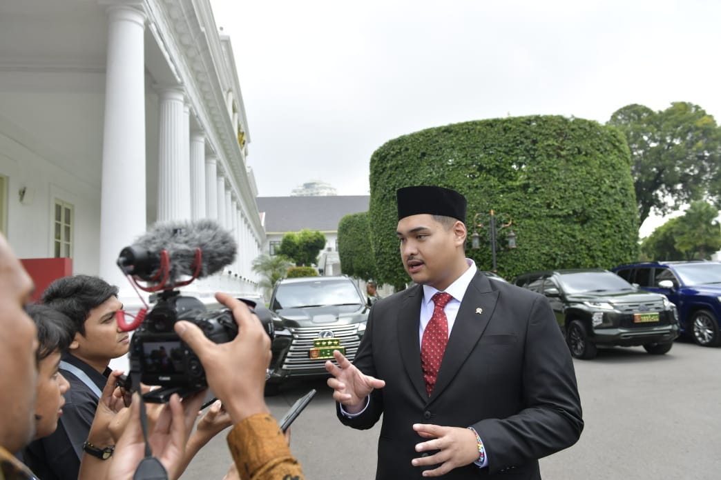 Menteri Pemuda dan Olahraga Republik Indonesia (Menpora RI) Dito Ariotedjo telah melakukan komunikasi dan koordinasi dengan Kemendikbud terkait Pramuka yang dicabut dari ekstrakurikuler wajib di sekolah. (foto:bagus/kemenpora.go.id)