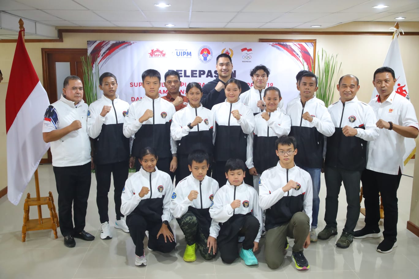 Menteri Pemuda dan Olahraga Republik Indonesia (Menpora RI) Dito Ariotedjo, hari Minggu (7/4) sore secara resmi pengukuhan sekaligus melepas kontingen Modern Pentathlon Indonesia (MPI) ke Asian Senior & U-19 Championship 2024 di Korea Selatan dan Southeas