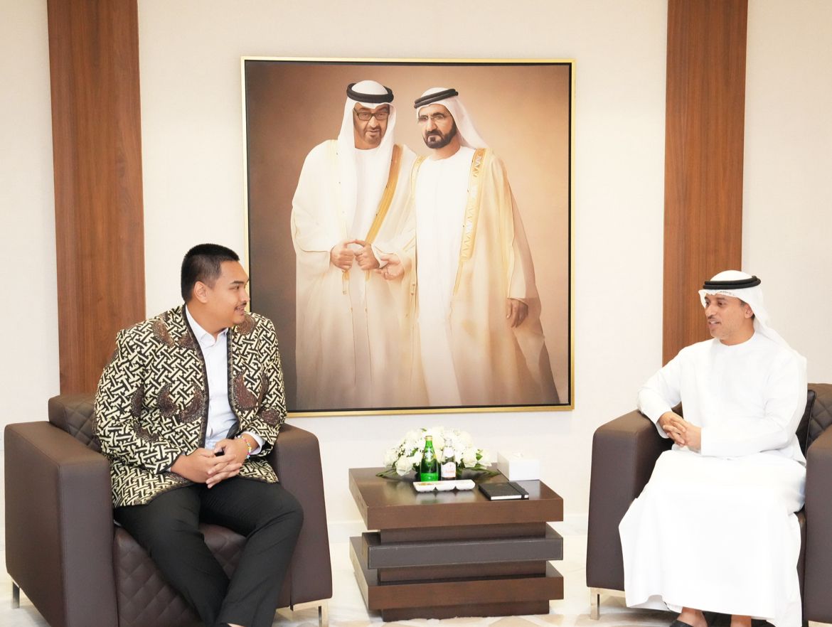 Menteri Pemuda dan Olahraga (Menpora) Republik Indonesia Dito Ariotedjo bertemu dengan Menteri Pendidikan Uni Emirat Arab (UEA) Dr. Ahmad Belhoul Al Falasi. Dalam pertemuan itu, Menteri Ahmad Belhoul menyampaikan dukungan dari UEA kepada Indonesia untuk m