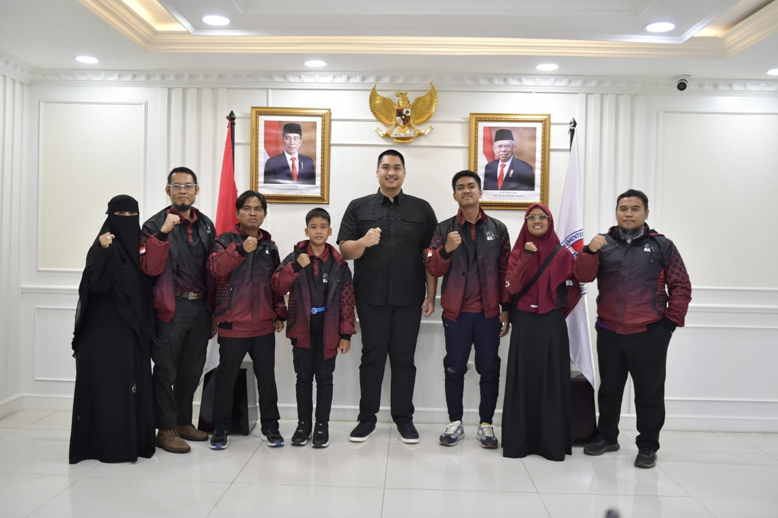 Menteri Pemuda dan Olahraga Republik Indonesia (Menpora RI) Dito Ariotedjo menerima audiensi  Indonesia Equestrian Archery (IEA) di Kemenpora, Jakarta, Senin (6/5). Kedatangan IEA dipimpin langsung oleh Pendiri dan Ketua IEA Sunaryo Adhiatmoko.(foto:bagus