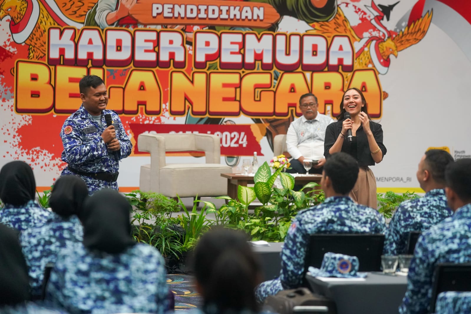 Kementerian Pemuda dan Olahraga Republik Indonesia (Kemenpora RI) melepas 97 peserta Pendidikan Kader Pemuda Bela Negara (PKPBN) untuk mengikuti pelatihan di Pusdiklat Bela Negara Kemhan di Bogor, Jawa Barat. (foto:egan/kemenpora.go.id)