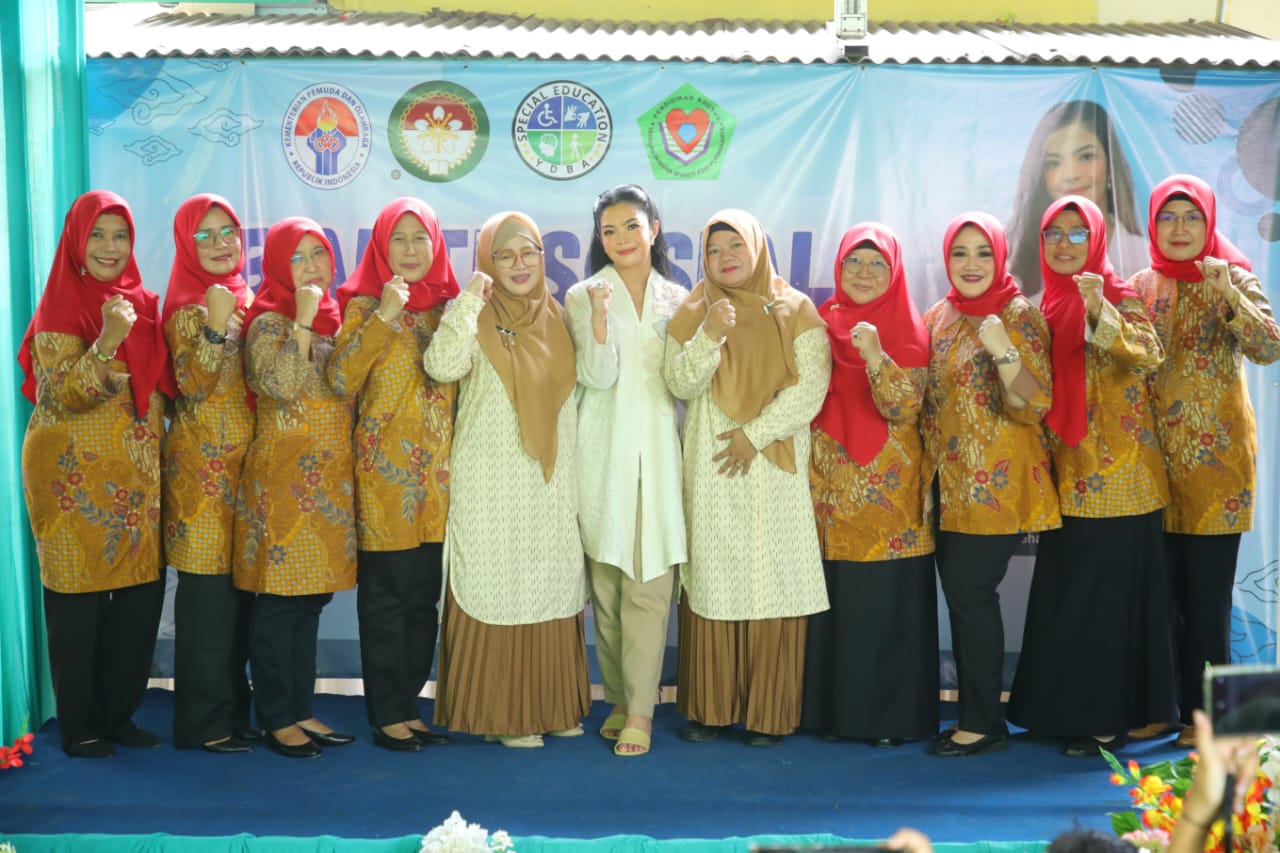 Bantuan bakti sosial yang diberikan oleh Penasehat Dharma Wanita Persatuan Kementerian Pemuda dan Olahraga Republik Indonesia (DWP Kemenpora RI) Niena Kirana Ario Bimo Nandito serta pengurus DWP Kemenpora mendapat apresiasi dan ucapan terima kasih dari pa