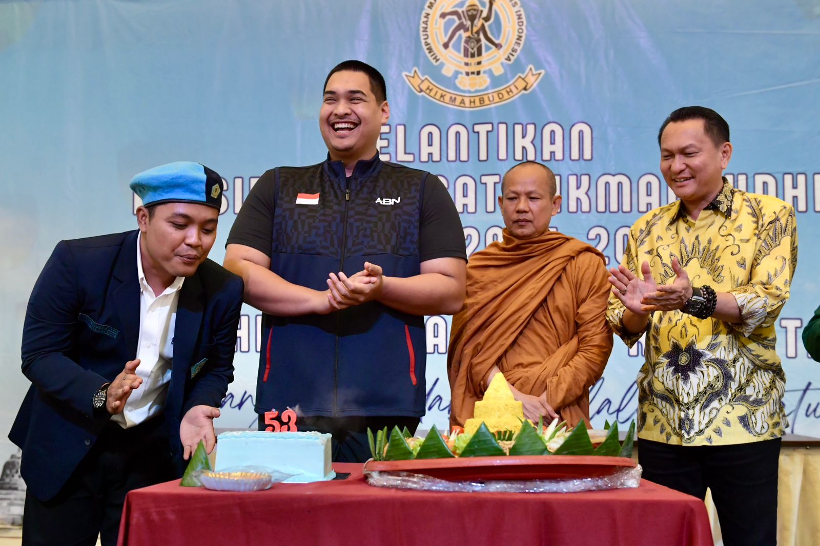 Menteri Pemuda dan Olahraga Republik Indonesia (Menpora RI) Dito Ariotedjo menghadiri Pelantikan Presidium Pusat Himpunan Mahasiswa Buddhis Indonesia (PP Hikmahbudhi) Periode 2024-2026 dan Perayaan Hari Lahir Hikmahbudhi ke-53 di Restoran Ekaria Gajah Mad