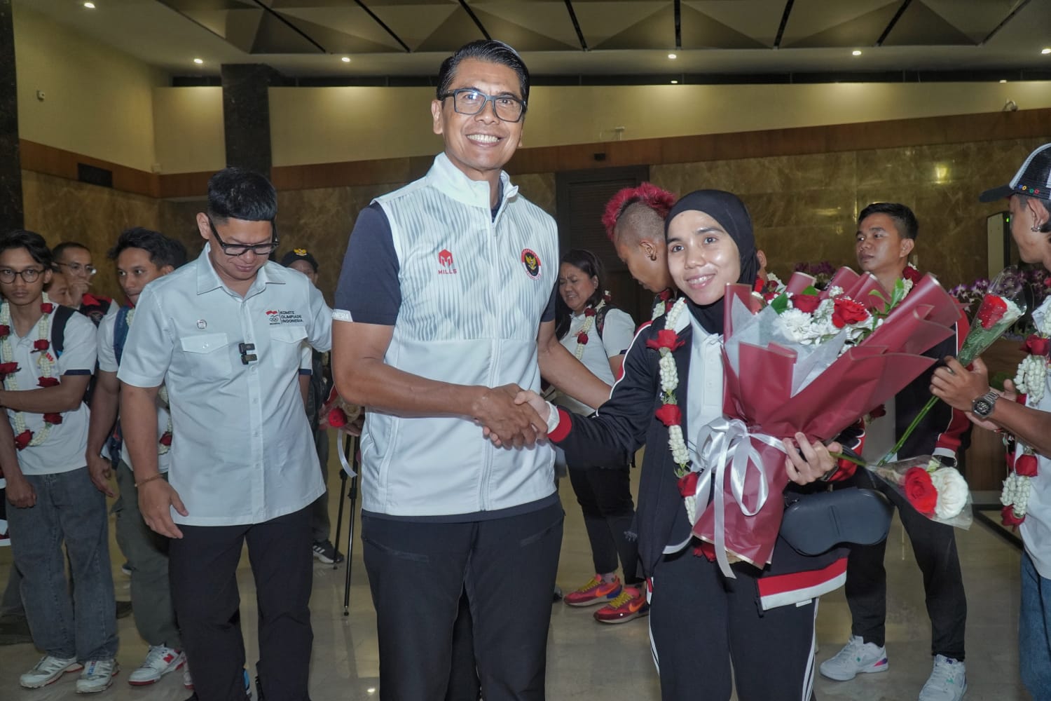 Kementerian Pemuda dan Olahraga Republik Indonesia (Kemenpora RI) melalui Deputi Bidang Pembudayaan Olahraga, Rudy Sufahriadi, dengan bangga menyambut kedatangan dua atlet panjat tebing Indonesia yang telah memastikan diri untuk bertanding di Olimpiade 20