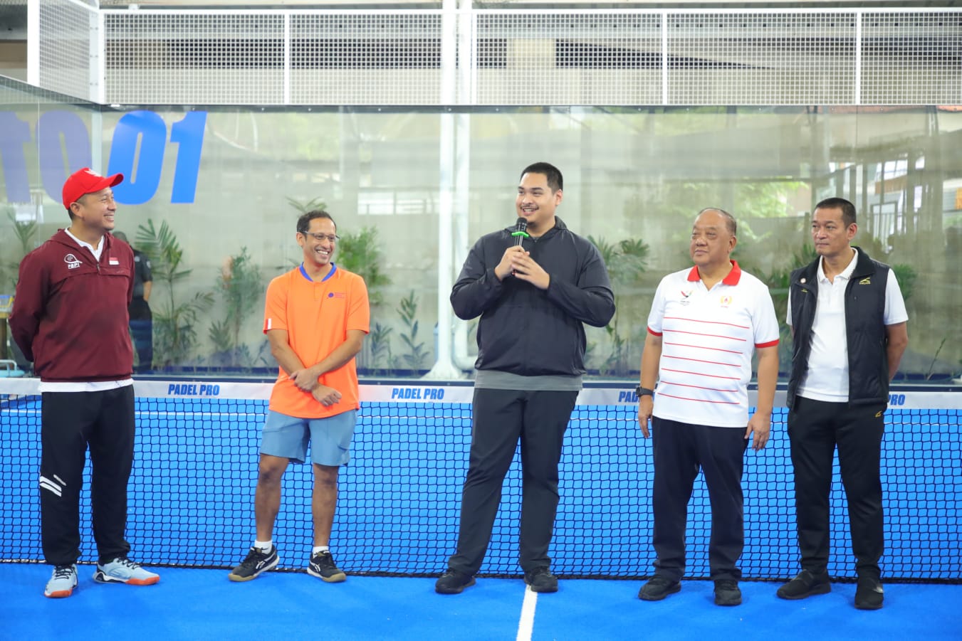 Menteri Pemuda dan Olahraga Republik Indonesia (Menpora RI) Dito Ariotedjo, secara resmi membuka Simulasi Road to PON XXI dan Kejurnas Road to PON XXI Intermediate Open Tournament Padel Indonesia di Padel Kemang Pro, Kemang, Jakarta, Minggu (7/7).(foto:he