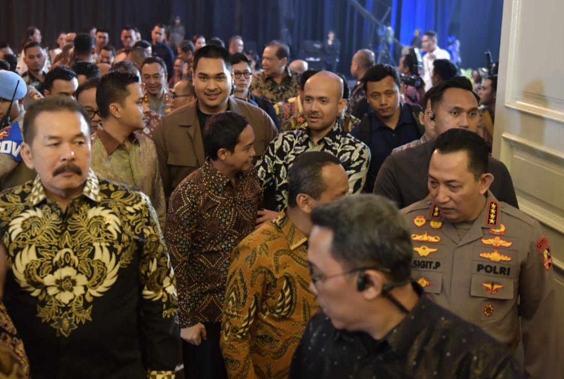 Menteri Pemuda dan Olahraga Republik Indonesia (Menpora RI) Dito Ariotedjo hari Jumat (13/7) menghadiri malam puncak anugerah Hoegeng Awards 2024 di The Tribrata Darmawangsa, Kebayoran Baru, Jakarta Selatan.(foto:bagus/kemenpora.go.id)