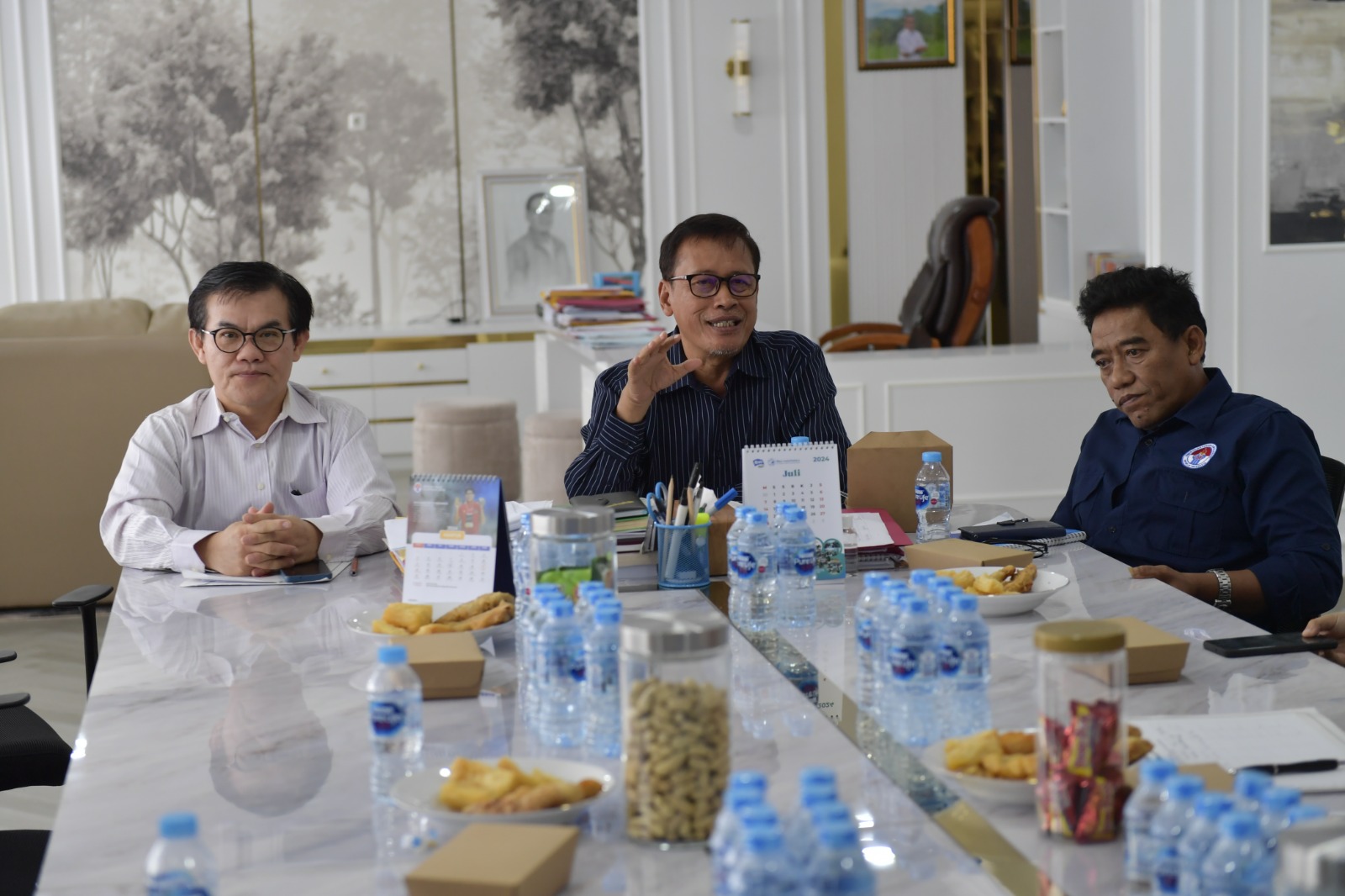 Kementerian Pemuda dan Olahraga Republik Indonesia (Kemenpora RI) menggelar rapat optimalisasi pelaksanaan tugas tim asistensi kelompok kerja, tim koordinasi nasional penyelenggaraan pelayanan kepemudaan di Kemenpora, Jakarta, Selasa (16/7). Pertemuan ini