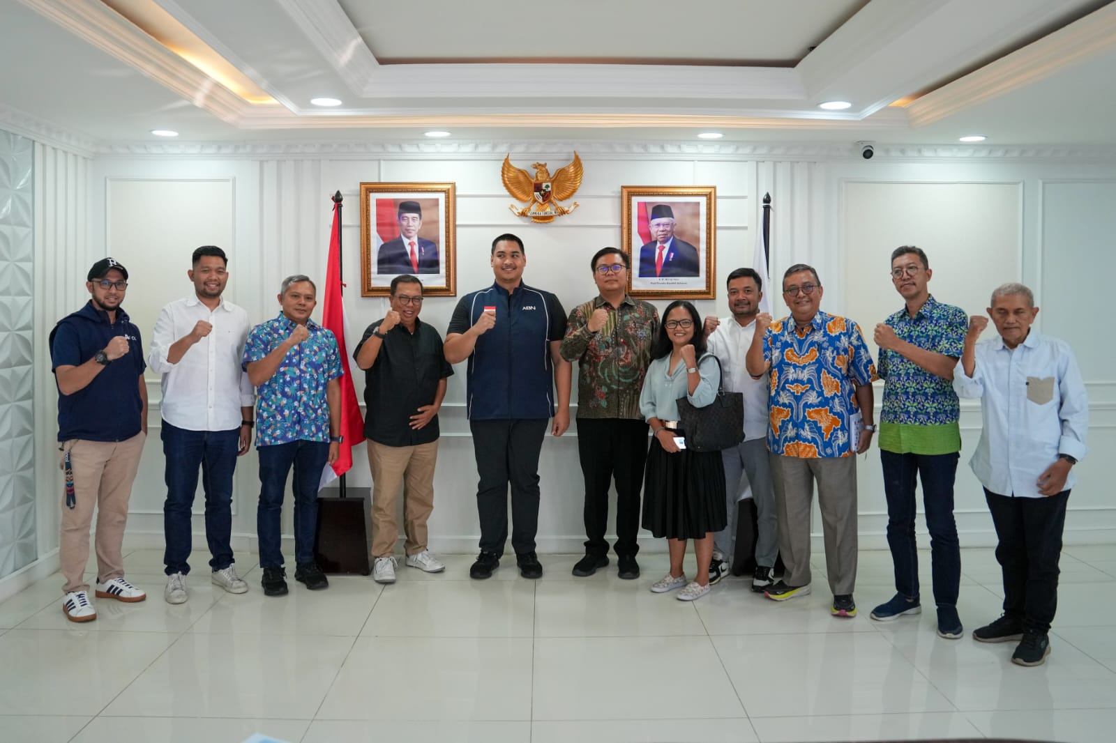 Menteri Pemuda dan Olahraga Republik Indonesia (Menpora RI) Dito Ariotedjo menerima audiensi Panitia Jakarta International Sailing Championship (JISC) 2024 di Kemenpora pada Rabu, (17/7). (foto:egan/kemenpora.go.id)