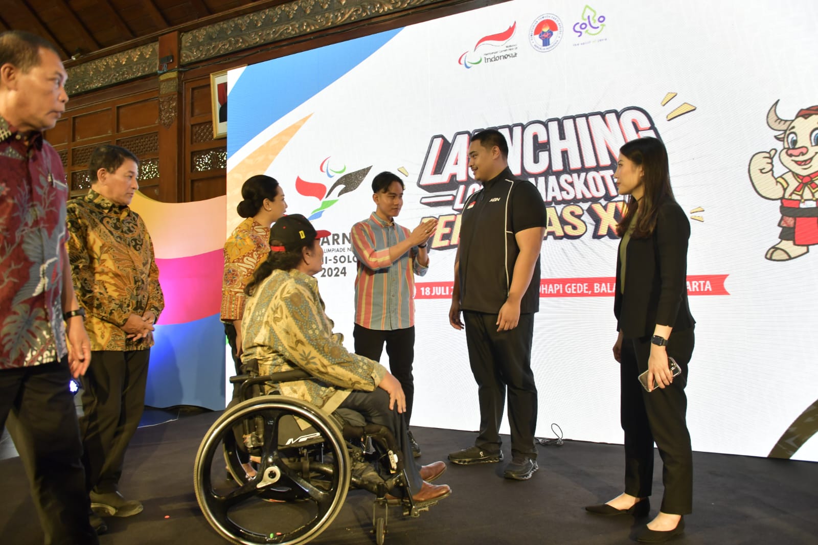 Wakil Presiden (Wapres) terpilih Gibran Rakabuming Raka berharap Pekan Paralimpik Nasional (Peparnas) XVII 2024 memberi dampak positif terhadap masyakatat di Solo, Jawa Tengah. Ajang ini menjadi momentum tepat bagi pelaku UMKM lokal memasarkan berbagai pr