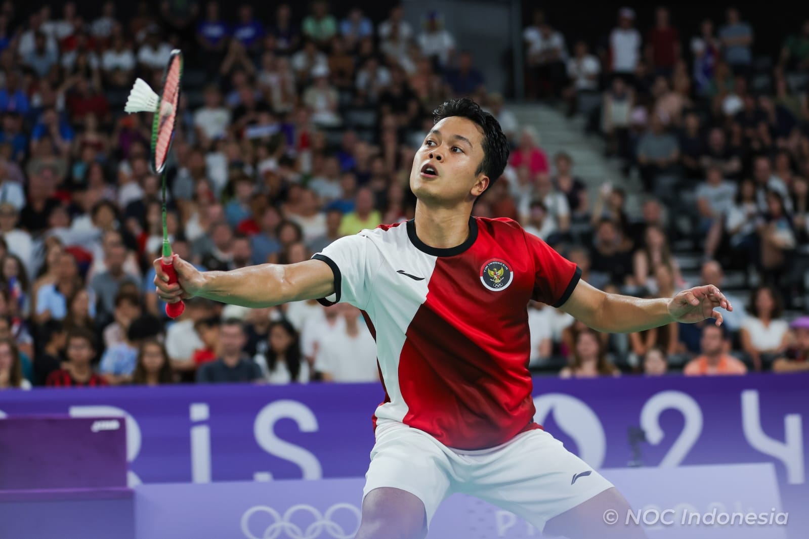 Langkah pebulutangkis Anthony Ginting di pentas Olimpiade 2024 Paris harus berhenti. Ginting harus tersingkir di fase grup setelah dikandaskan pemain tuan rumah  Toma Junior Popov dalam duel tiga gim.(foto: NOC Indonesia/Naif Muhammad Al'as)