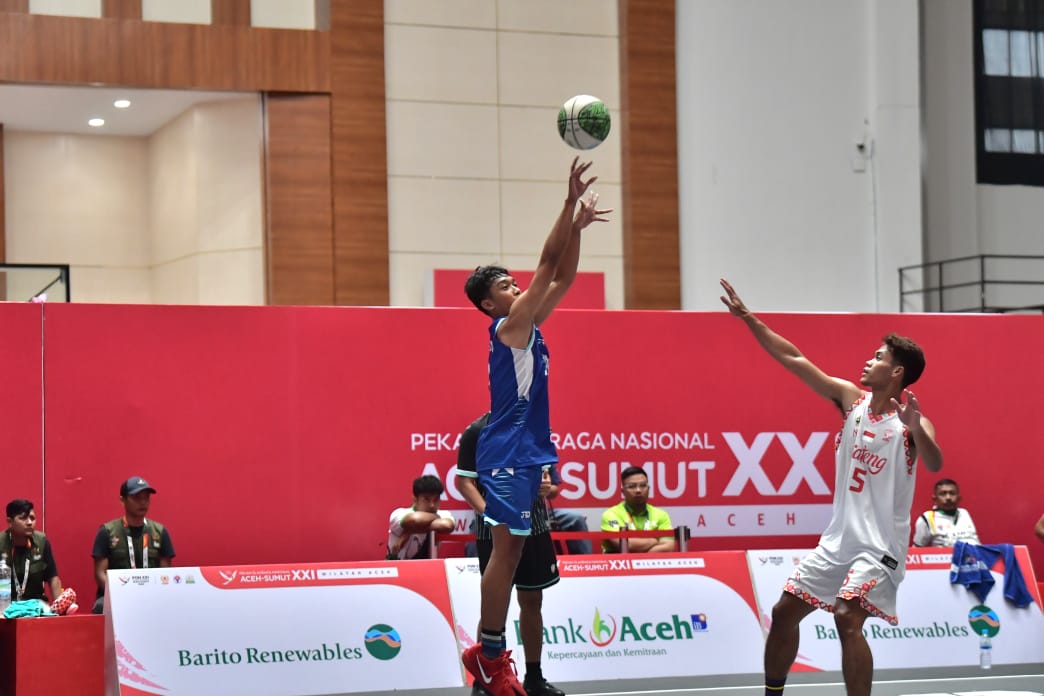 Tim bola basket 3x3 putra Jawa Tengah (Jateng) mengawali debut mereka di Pekan Olahraga Nasional (PON) Aceh-Sumut 2024 dengan gemilang. Dalam laga perdana Pool A yang digelar di Gedung Serbaguna Komplek Harapan Bangsa, Banda Aceh, Senin (16/9), mereka ber