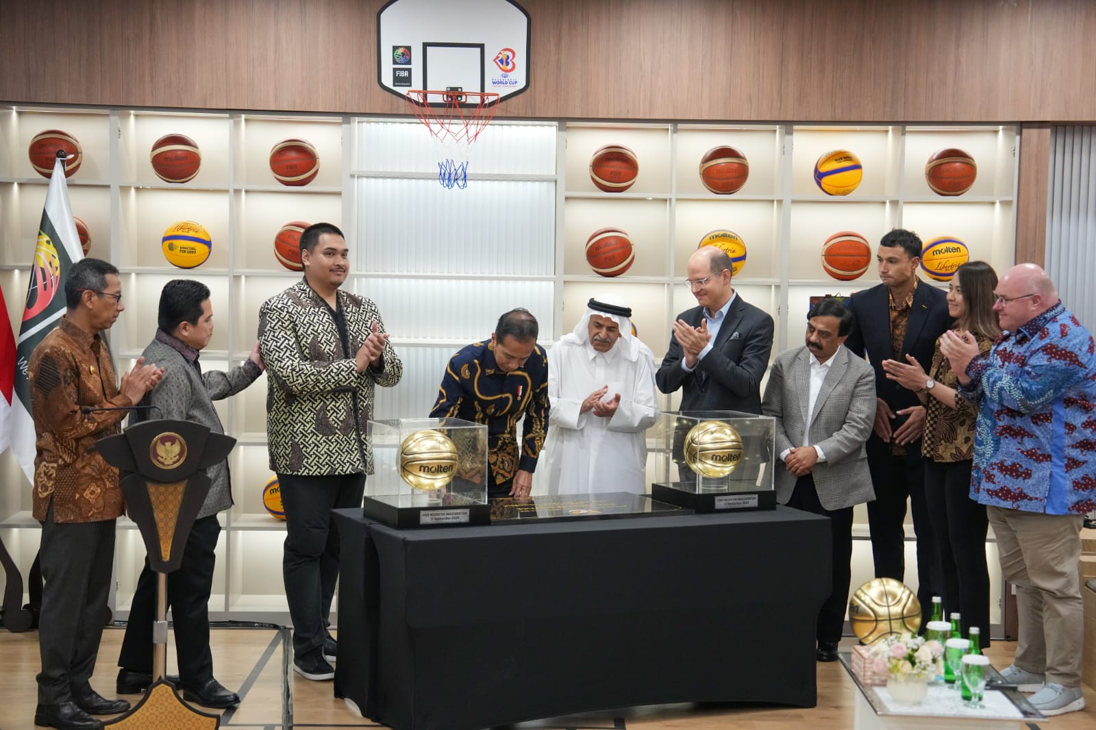 Menteri Pemuda dan Olahraga Republik Indonesia (Menpora RI) mendampingi Presiden Joko Widodo meresmikan kantor FIBA di Gedung Dana Reksa, pada Selasa (17/9) pagi. Presiden berharap adanya kantor FIBA di Indonesia ini bisa melahirkan banyak atlet basket te