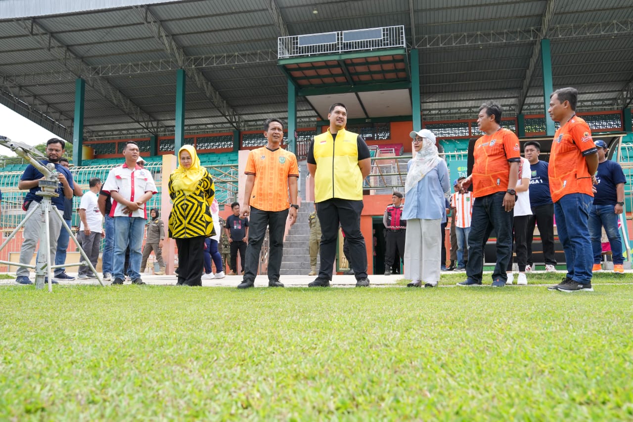 Dalam kunjungan kerjanya di Provinsi Jawa Timur, Menteri Pemuda dan Olahraga Republik Indonesia (Menpora RI) Dito Ariotedjo, menyempatkan untuk meninjau Stadion Sepak Bola Letjen H. Soedirman yang menjadi markas dari Persatuan Sepak Bola Indonesia Bojoneg