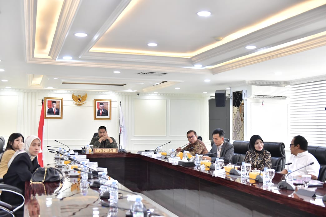 Menteri Pemuda dan Olahraga Republik Indonesia (Menpora RI) Dito Ariotedjo memimpin rapat persiapan peringatan Hari Sumpah Pemuda (HSP) ke-96 Tahun 2024 yang berlangsung di kantor Kementerian Pemuda dan Olahraga (Kemenpora) pada Selasa (15/10). (foto:egan