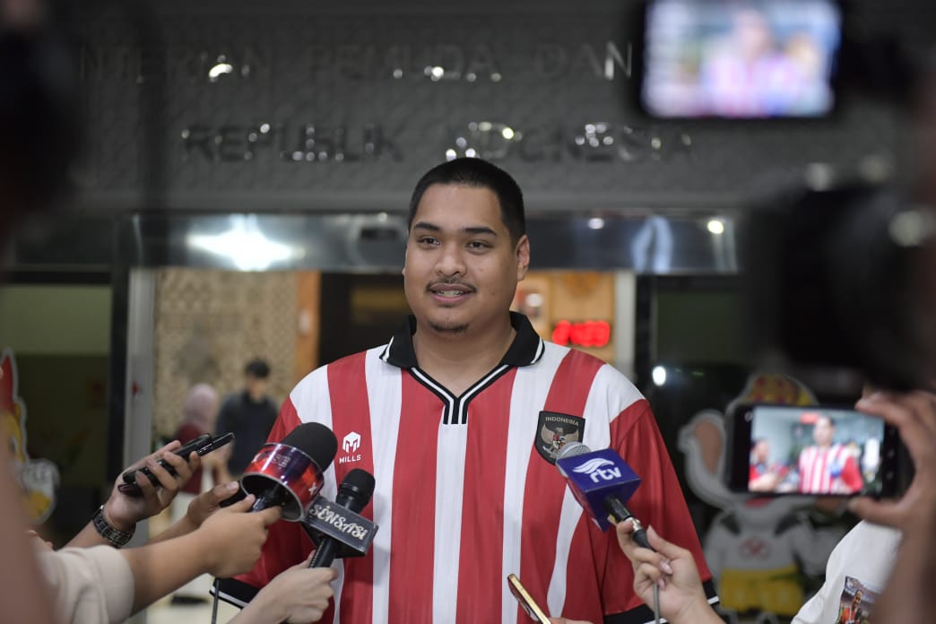 Menteri Pemuda dan Olahraga Republik Indonesia (Menpora RI) Dito Ariotedjo, menyampaikan apresiasinya untuk perjuangan Timnas Indonesia meski kalah atas Timnas Cina, 1-2 pada lanjutan Kualifikasi Piala Dunia 2026 di Qingdao Youth Football Stadium, Qingdao