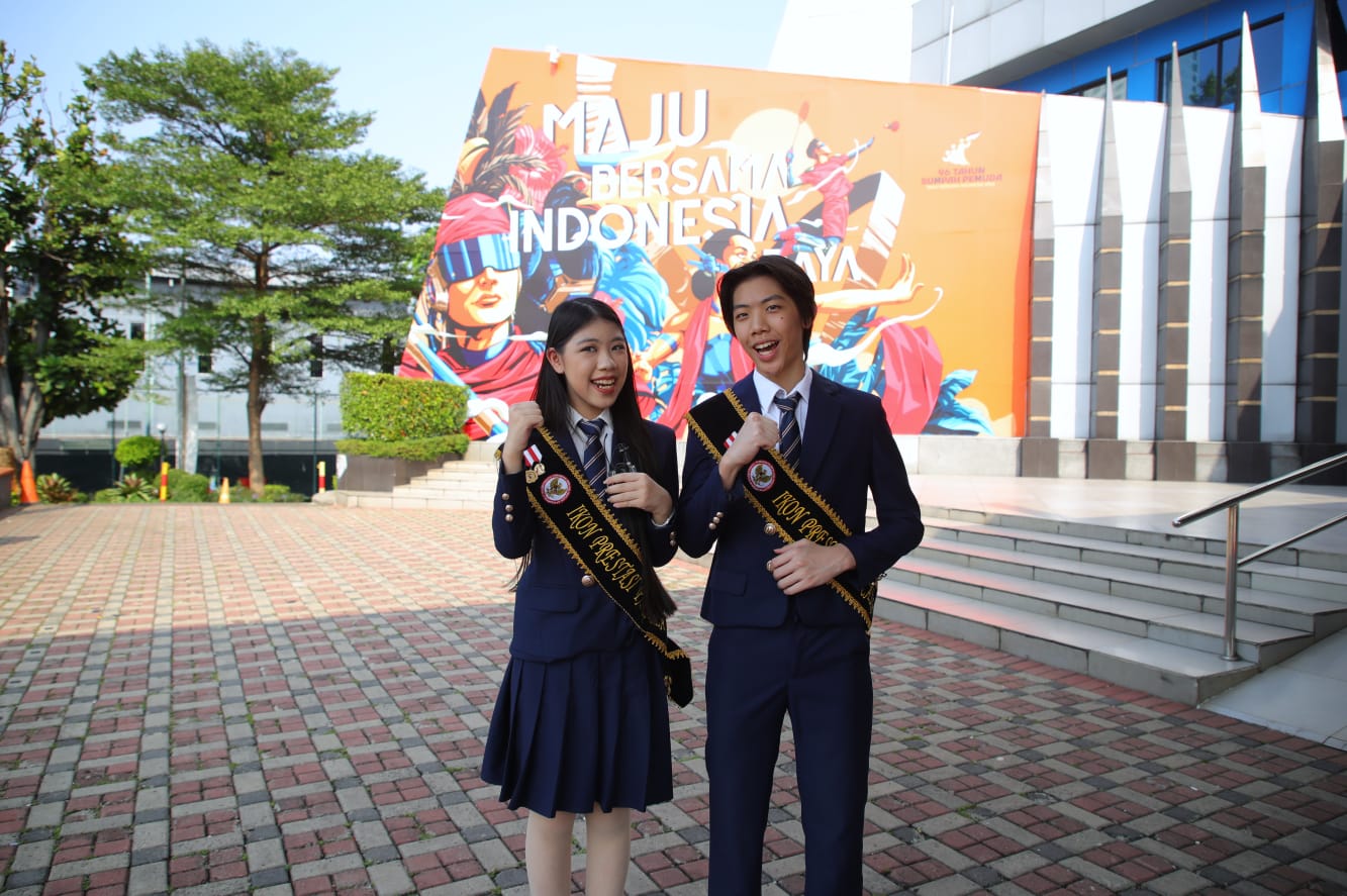 Pola pikir positif memiliki peran penting bagi pemuda Indonesia dalam menggapai prestasi dan menghadapi tantangan di masa depan. Itulah yang diyakini kakak-beradik Mischka Aoki dan Devon Kei Enzo, tokoh muda inspiratif dengan segudang prestasi nasional da