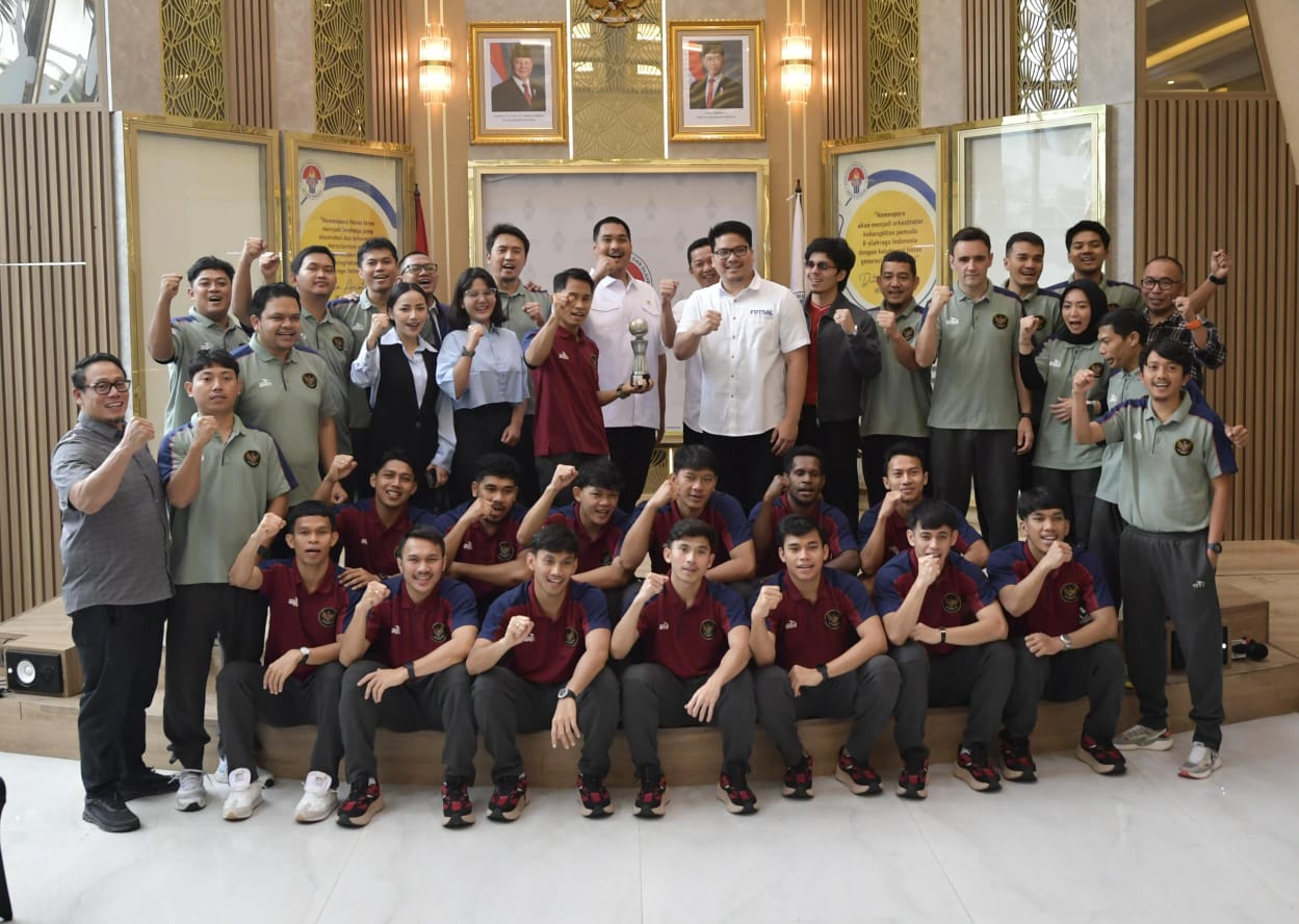 Menteri Pemuda dan Olahraga Republik Indonesia (Menpora RI) Dito Ariotedjo mengapresiasi capaian prestasi yang diukir Tim Nasional Futsal Putra Indonesia setelah berhasil menjadi juara pada ajang ASEAN Futsal Championship (AFF) tahun 2024. (foto:bagus/kem