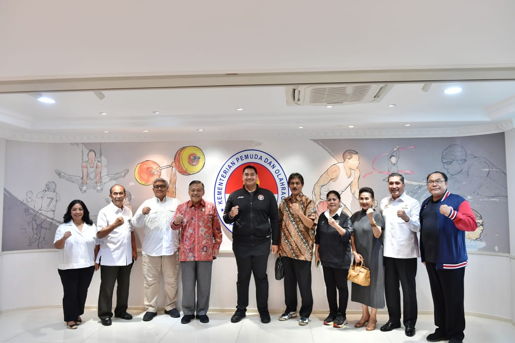 Menteri Pemuda dan Olahraga Republik Indonesia (Menpora RI) hari Rabu (20/11) sore menerima Ketua Umum Komite Olahraga Masyarakat Indonesia (Kormi), Hayono Isman bersama pengurus lainya di ruang kerjanya Lantai 10, Kemenpora, Senayan, Jakarta. 
