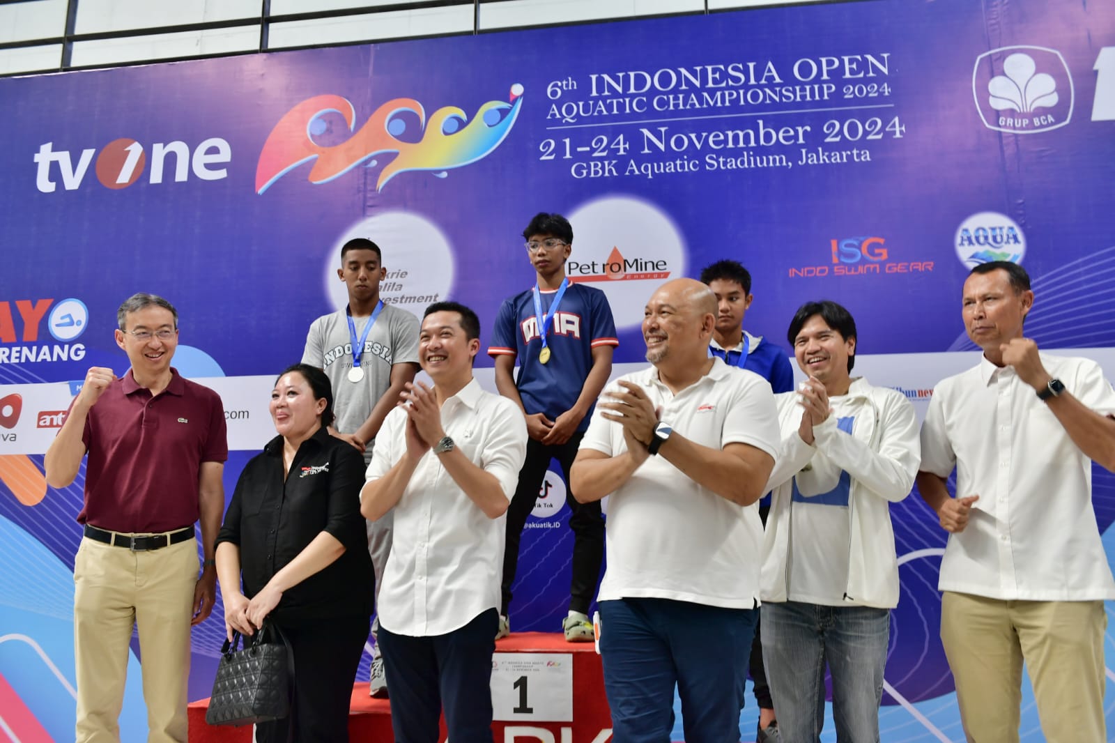 Wakil Menteri Pemuda dan Olahraga Republik Indonesia (Wamenpora RI) Taufik Hidayat membuka secara resmi Kejuaraan Nasional Renang Antar Klub se-Indonesia bertajuk 6th Indonesia Open Aquatic Championships 2024 di  Stadion Akuatik, Gelora Bung Karno (GBK), 