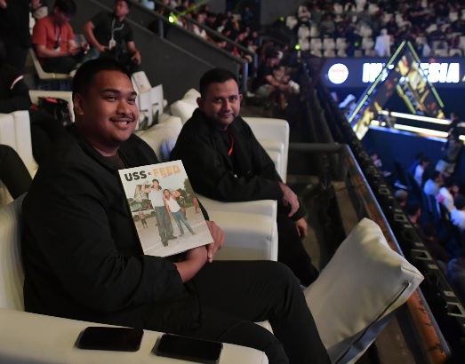 Menteri Pemuda dan Olahraga (Menpora) RI Dito Ariotedjo menyaksikan Byon Combat Showbiz Volume 4 Indonesia vs Malaysia di Tennis Indoor Senayan, Sabtu (30/11) malam. Ajang olahraga tinju dan kickboxing ini mempertemukan para petarung dari Indonesia dan Ma