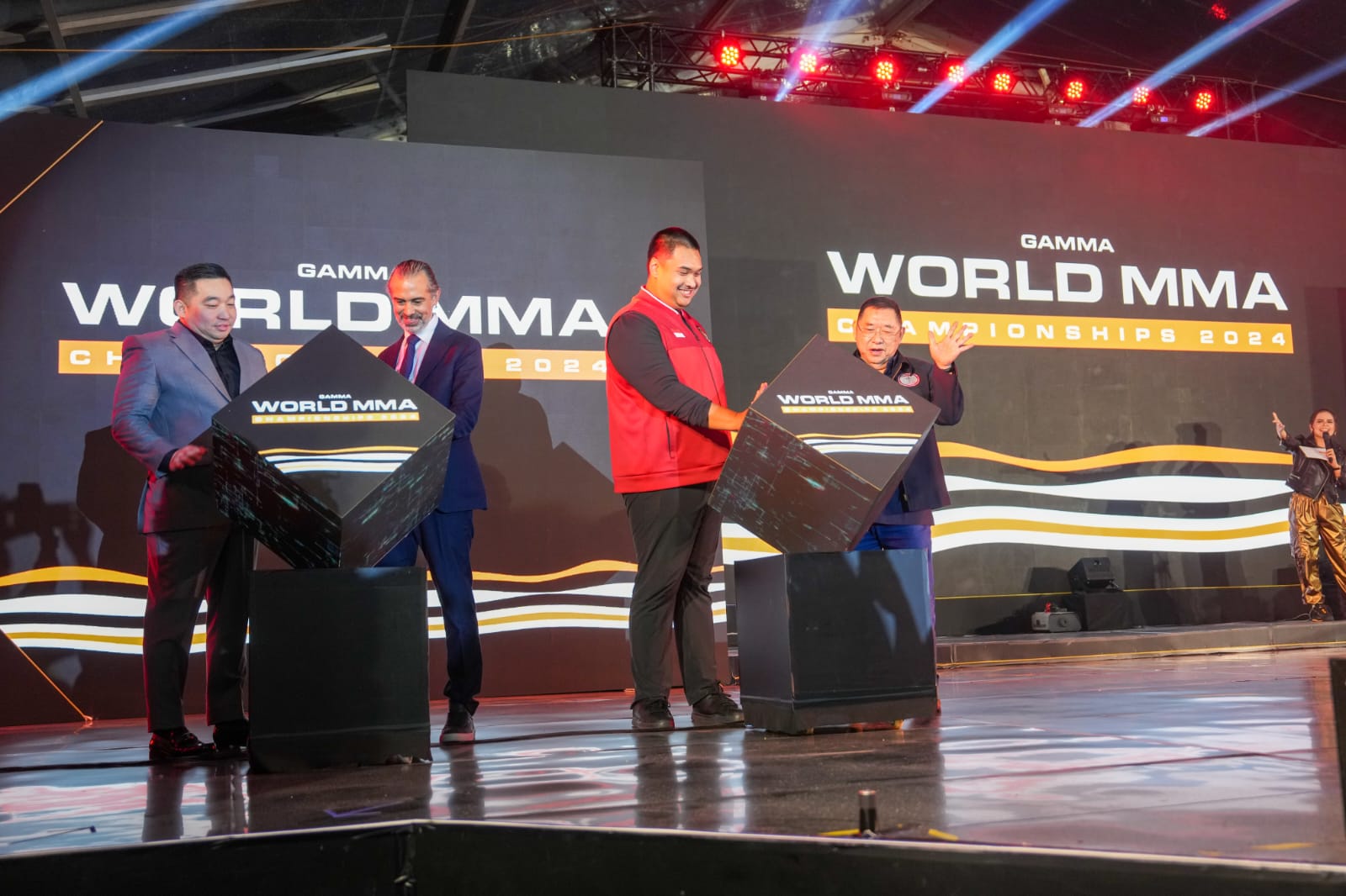 Menteri Pemuda dan Olahraga Republik Indonesia (Menpora RI) Dito Ariotedjo, secara resmi membuka GAMMA World MMA Championships 2024 di Dewa United MMA Arena, Kabupaten Tangerang, Banten, Selasa (10/12) malam. (foto:egan/kemenpora go.id)