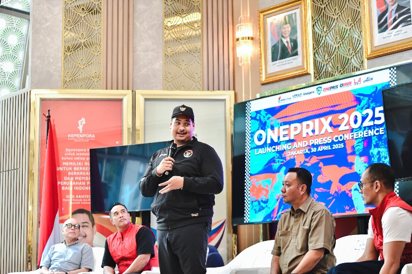 Menteri Pemuda dan Olahraga Republik Indonesia (Menpora RI) Dito Ariotedjo mengapresiasi penyelenggaraan OnePrix 2025 yang akan berlangsung di empat kota dalam empat putaran. Salah satu seri balapan ini akan digulirkan pada malam hari. (foto:Andre/kemenpo