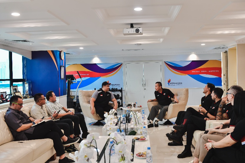 Menteri Pemuda dan Olahraga Republik Indonesia (Menpora RI) Dito Ariotedjo sangat mendukung perkembangan olahraga padel di Indonesia yang semakin masif. (foto:Andre/Kemenpora.go.id)