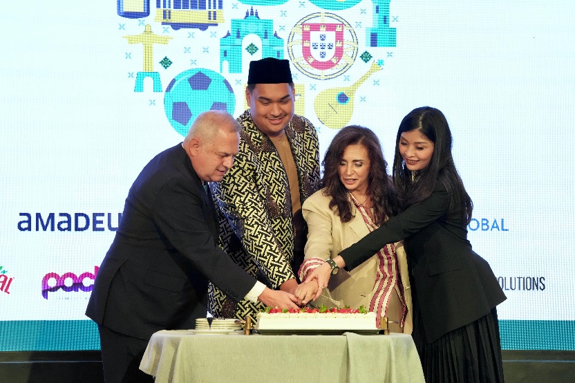 Mewakili Pemerintah Republik Indonesia, Menteri Pemuda dan Olahraga (Menpora RI), Dito Ariotedjo, hadir sebagai tamu kehormatan dalam acara Hari Nasional Portugal yang diselenggarakan di The Langham, Jakarta, Selasa (10/6).(foto: Gilang/kemenpora.go.id)