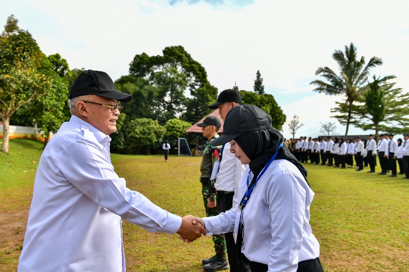Dalam rangka meningkatkan kualitas dan kapasitas pegawai, sebanyak 147 Calon Pegawai Negeri Sipil (CPNS) dan Pegawai Pemerintah Dengan Perjanjian Kerja (PPPK) Kementerian Pemuda dan Olahraga Republik Indonesia (Kemenpora RI) menjalani orientasi di Camp Hu
