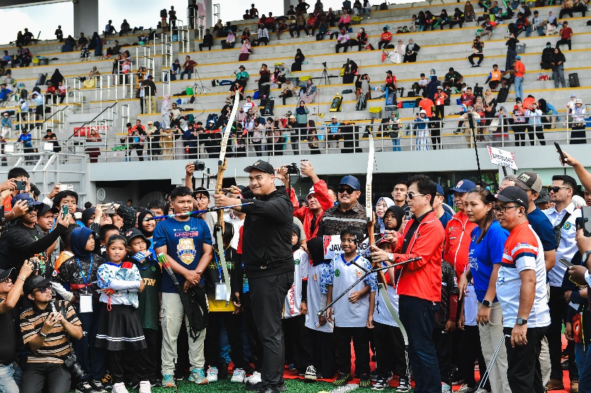Menteri Pemuda dan Olahraga Republik Indonesia (Menpora RI) Dito Ariotedjo mengapresiasi Kejuaraan Nasional (Kejurnas) Junior MilkLife Archery Challenge 2025 sebagai ajang pembinaan atlet panahan Indonesia.(foto:Andre/kemenpora.go.id)