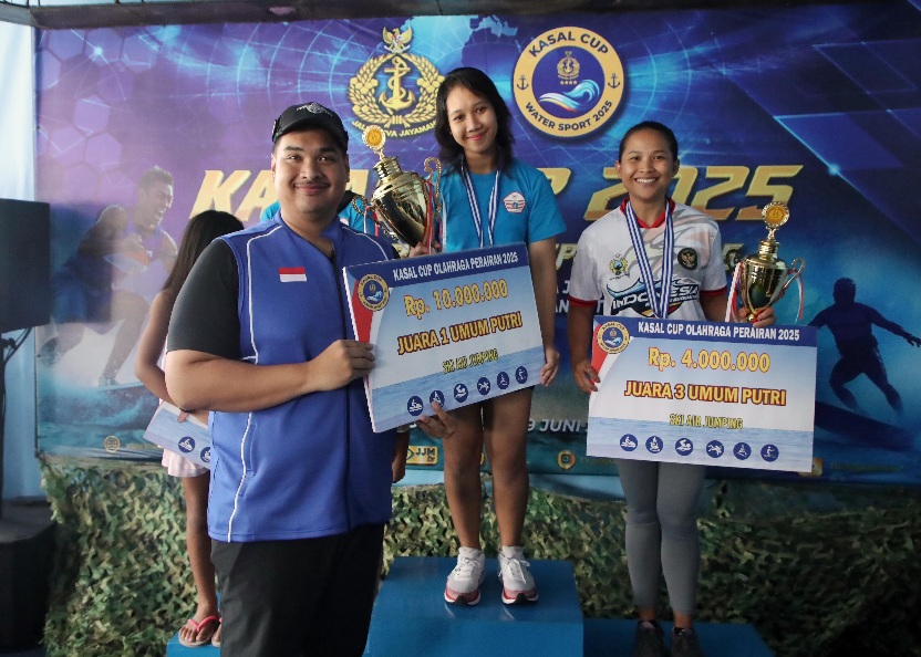 Menteri Pemuda dan Olahraga Republik Indonesia (Menpora RI) Dito Ariotedjo, menghadiri sekaligus mengalungkan medali pada pelaksanaan final jumping putra dan putri Ski Air Kasal Cup Water Sport 2025 di Danau Sunter, Kec. Tanjung Priuk, Jakarta Utara, Ming