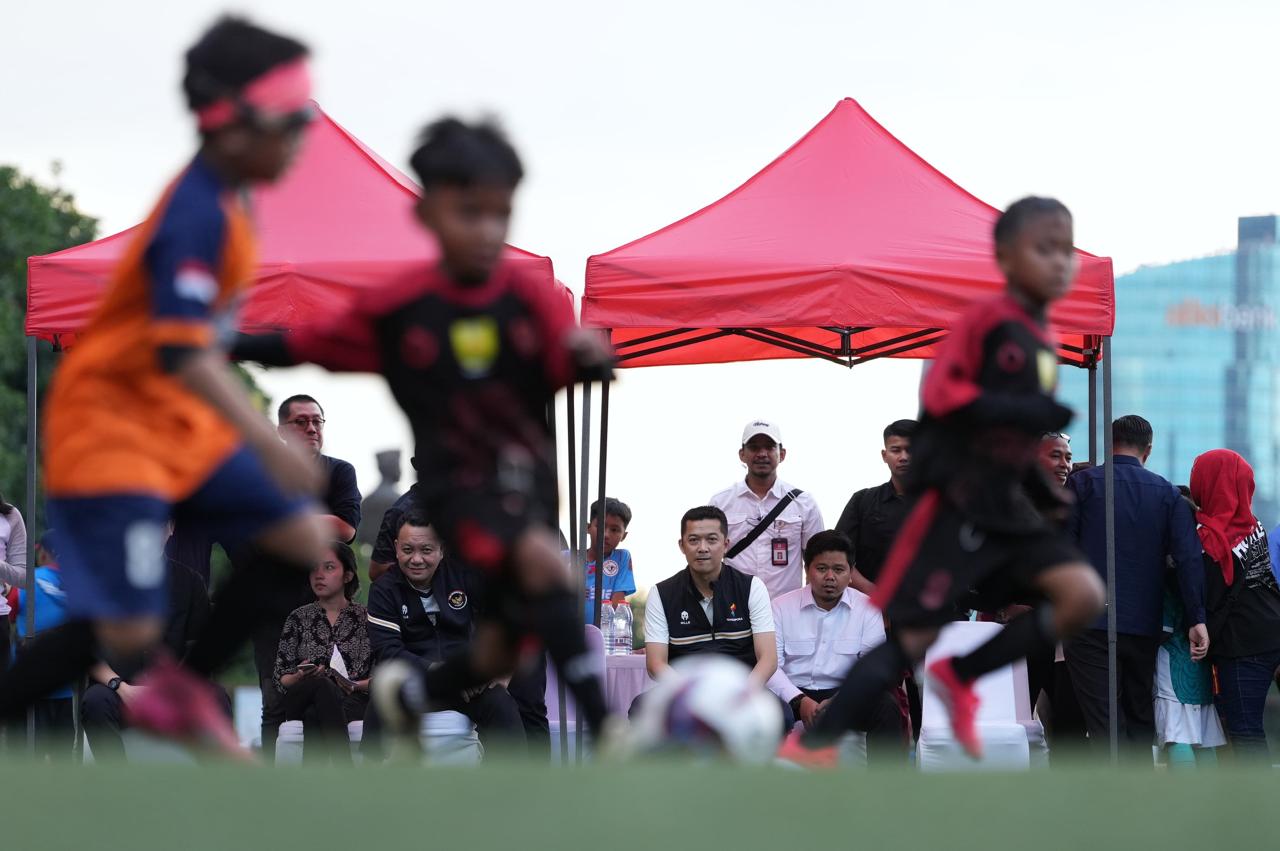 Wakil Menteri Pemuda dan Olahraga Republik Indonesia (Wamenpora RI), Taufik Hidayat, secara resmi membuka Seri Nasional Durava Liga Anak Indonesia (LAI) By Inaspro Season 2 Tahun 2025 yang digelar di Lapangan Sepak Bola TNI AU Pancoran, Jakarta Selatan, S