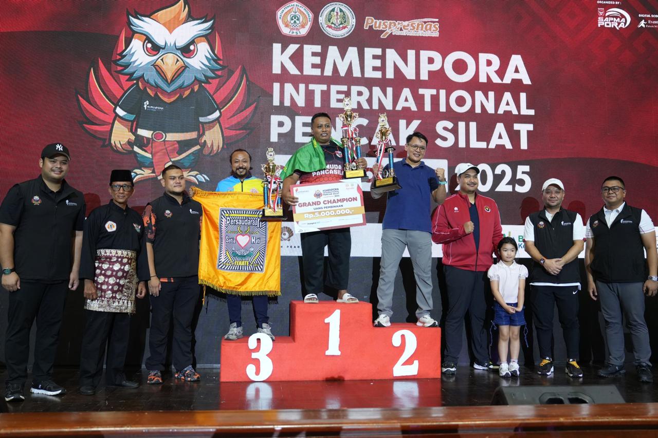 Menteri Pemuda dan Olahraga Republik Indonesia (Menpora RI) Dito Ariotedjo, menyampaikan apresiasinya untuk Kejuaraan Pencak Silat bertajuk 'Kemenpora International Pencak Silat Championship 2025'. Hal itu Menpora Dito sampaikan usai memberikan medali pad