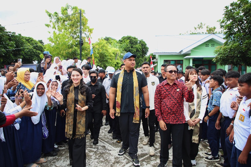 Menteri Pemuda dan Olahraga (Menpora) RI Dito Ariotedjo mengajak para pelajar khususnya tingkat SMA di Ternate untuk berani bermimpi. Karena mimpi merupakan awal dari upaya mencapai kemajuan. (foto:raiky/kemenpora.go.id)