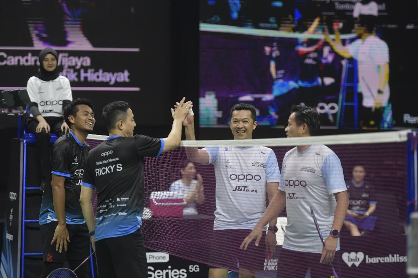 Wakil Menteri Pemuda dan Olahraga (Wamenpora) RI Taufik Hidayat ikut bertanding dalam laga amal bulu tangkis OPPO X IOA #Make Your Moment: Dari Bulu Tangkis untuk Semua