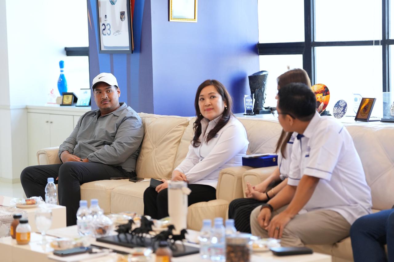Menteri Pemuda dan Olahraga Republik Indonesia (Menpora RI) Dito Ariotedjo menerima Presiden Asian Chinese Youth Association (ACYA), Helga Tjam beserta rombongan di Kemenpora, Jakarta, Jumat (25/7). Pertemuan tersebut membahas tentang peluang kolaborasi y