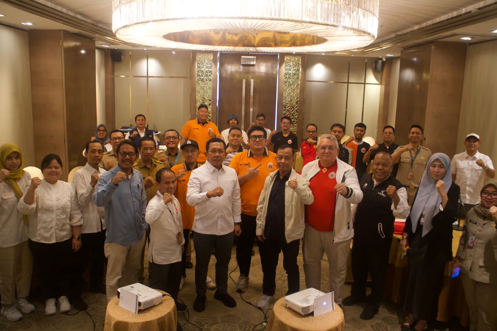 Setelah dilaunching oleh Menpora Dito Ariotedjo di Media Center Kemenpora pada 28 Juli 2025 lalu, kegiatan Edukasi Suporter Sepak Bola yang diselenggarakan atas kerjasama Kemenpora RI dengan I.League titik pertama dilakukan Senin (4/8) di Hotel Ambhara, J