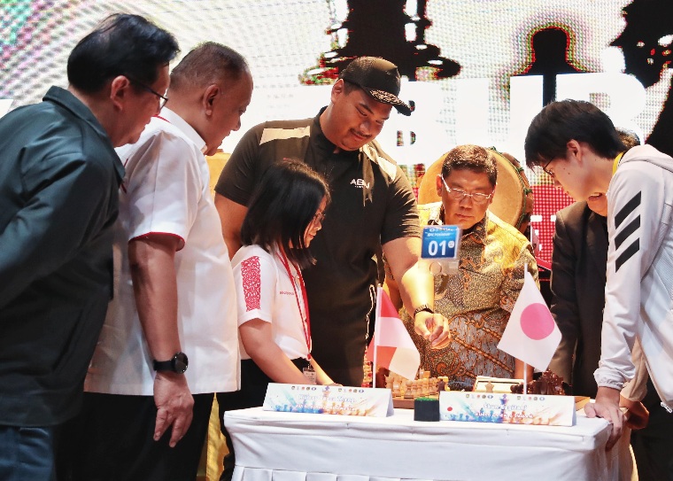 Menteri Pemuda dan Olahraga Republik Indonesia (Menpora RI), Dito Ariotedjo, membuka kejuaraan BPK Penabur Asian Zone 3.3 Schools Chess Competition 2025 di Penabur Intercultural School, Kelapa Gading, Jakarta, Kamis (28/8). (foto:raiky/kemenpora.go.id)