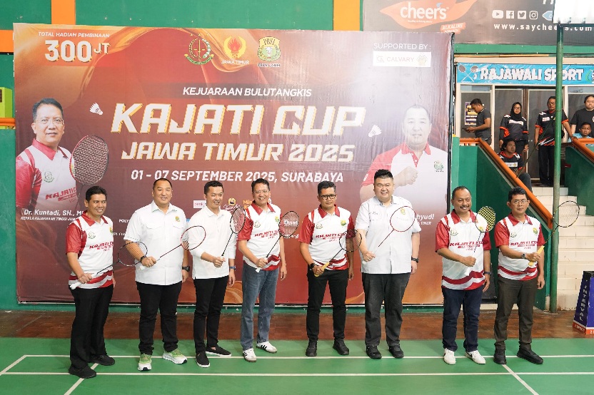 Wakil Menteri Pemuda dan Olahraga Republik Indonesia (Wamenpora RI) Taufik Hidayat, secara resmi membuka Kejuaraan Bulutangkis Kepala Kejaksaan Tinggi Jawa Timur (Kajati Jatim) Cup 2025 di GOR Bulutangkis Soedirman Jalan Dr. Ir. H. Soekarno No. 8 Surabaya
