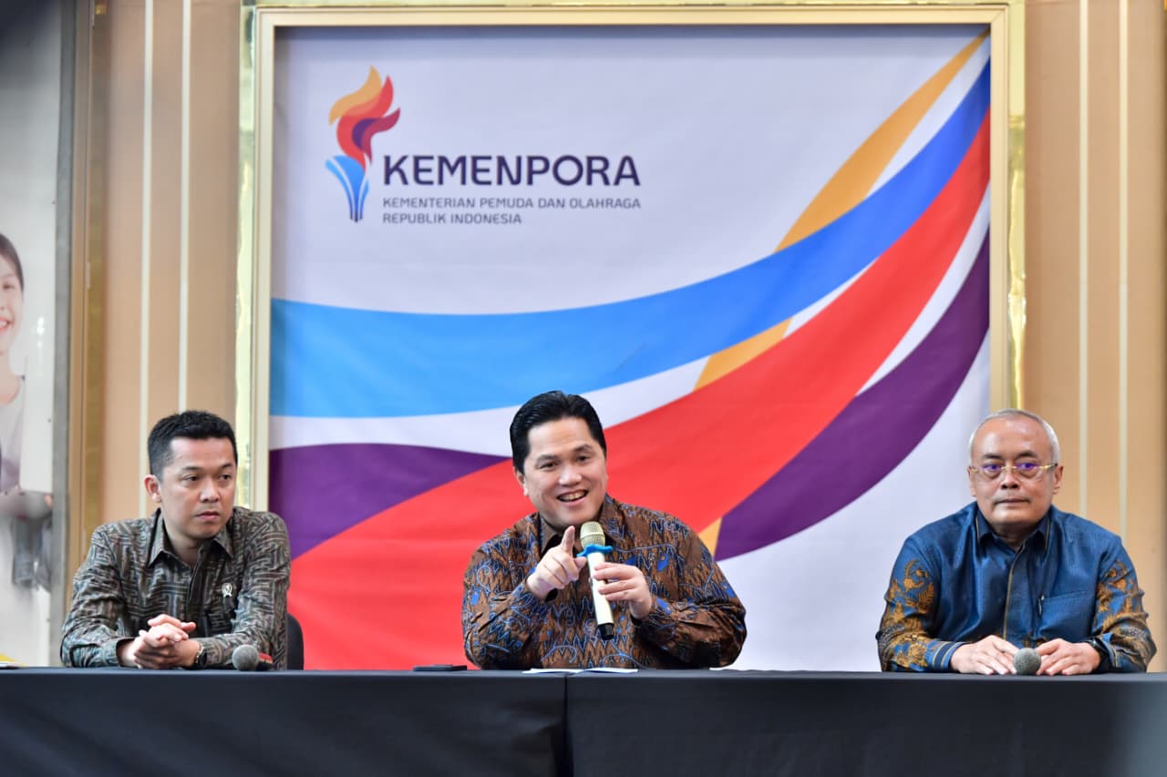 Menteri Pemuda dan Olahraga Republik Indonesia (Menpora RI), Erick Thohir, mengumumkan pencabutan Peraturan Menteri Pemuda dan Olahraga (Permenpora) Nomor 14 Tahun 2024 yang selama ini menuai polemik di kalangan organisasi olahraga.(foto:andre/kemenpora.g