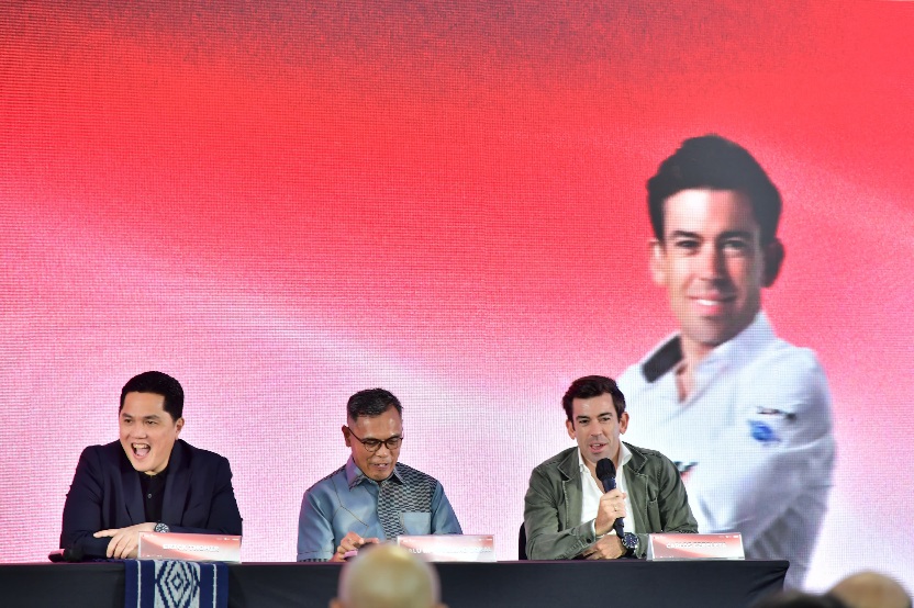 CEO Dorna Sports Carlos Ezpeleta, memberikan apresiasi tinggi kepada Menpora Erick Thohir yang mendukung penuh penyelenggaraan MotoGP di Indonesia hingga 2031. Hal itu disampaikan saat mengikuti Press Conference Pertamina Grand Prix of Indonesia 2025 di A