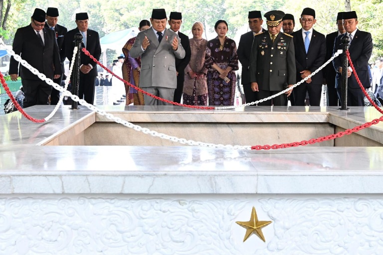 Wakil Menteri Pemuda dan Olahraga (Wamenpora) RI Taufik Hidayat menghadiri Upacara Peringatan Hari Kesaktian Pancasila Tahun 2025 di Monumen Pancasila Sakti, Jalan Raya Pondok Gede, Lubang Buaya, Jakarta Timur, Rabu (1/10) pagi.(foto:cahyo/BPMI)