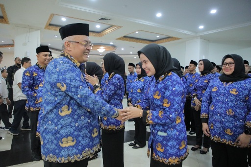 Sesmenpora Gunawan Suswantoro melantik 138 Pegawai Pemerintah dengan Perjanjian Kerja (PPPK) di lingkungan Kemenpora 2025. Sesmenpora menekankan para pegawai untuk menjaga integritas. (foto:Ryan/kemenpora.go.id)